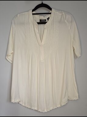 a.n.a Cream Pintuck V-Neck Short Sleeve Blouse